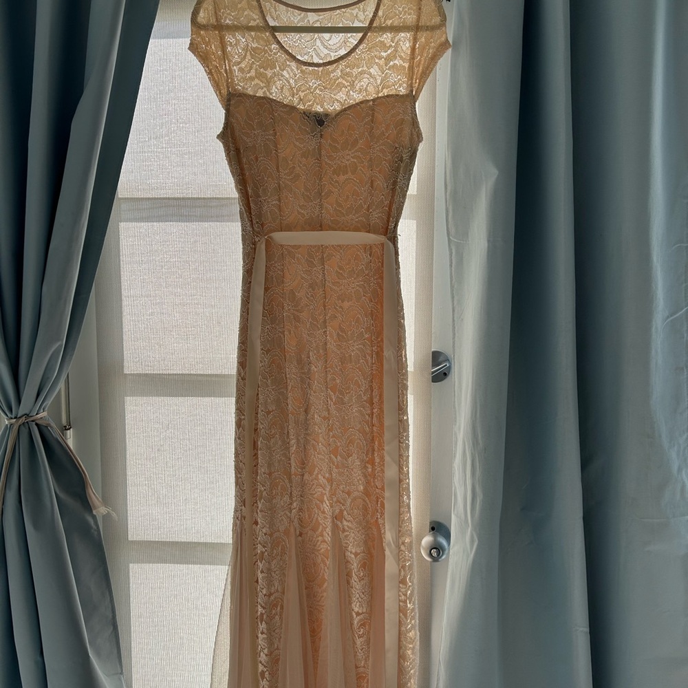 Candalite Cream Lace Evening Gown new without tags